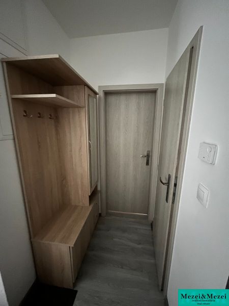 196134184 (11).jpg